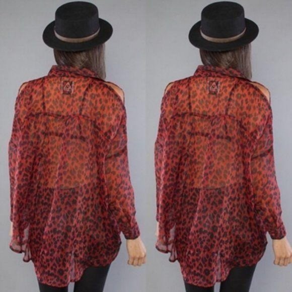 COPY – SALE UNIF The Shoulder Peek Button Up Leop… - Picture 3 of 8